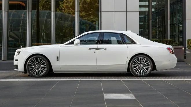 Rolls-Royce Ghost Review, Interior, For Sale, Specs & Models in Australia