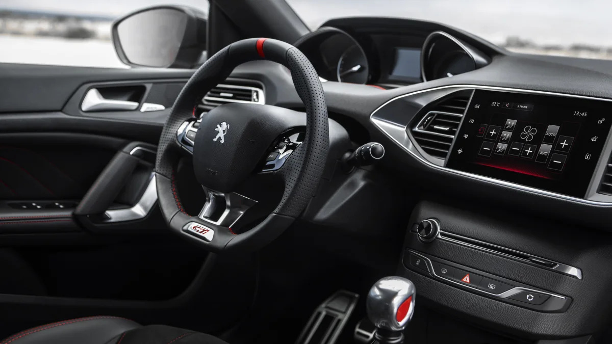 Peugeot 308 GTi interior dashboard