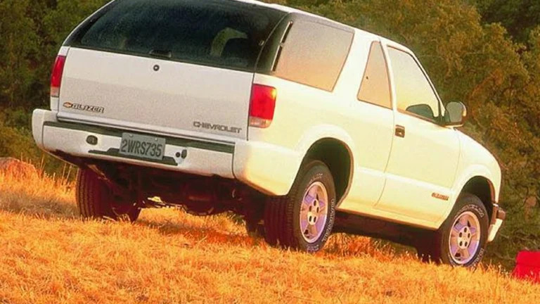 1999 Chevrolet Blazer Base 2dr 4x2