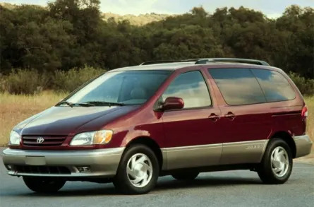 2001 Toyota Sienna XLE 4dr Passenger Van