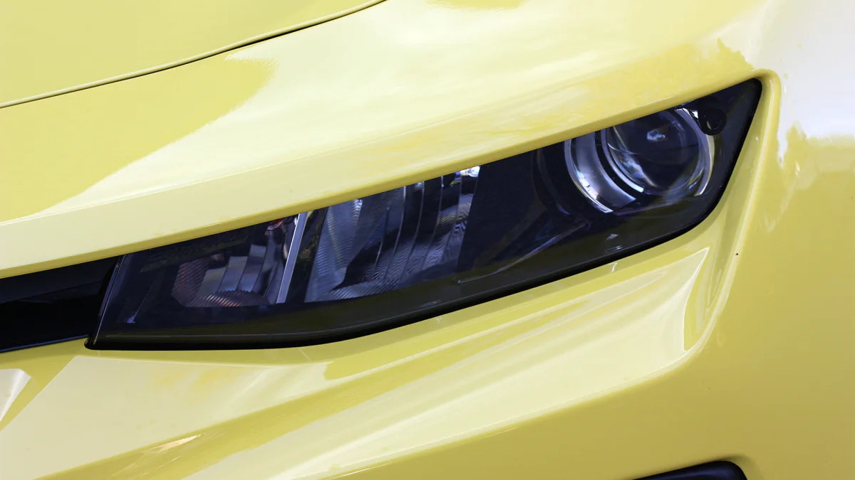 2016 Chevrolet Camaro headlight