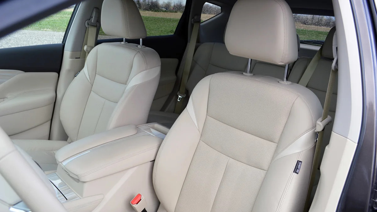 2015 Nissan Murano front seats