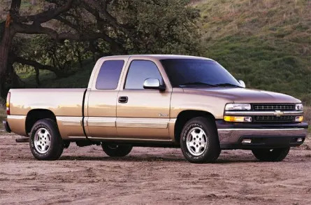 2001 Chevrolet Silverado 1500 LS 4x2 Extended Cab 8 ft. box 157.5 in. WB
