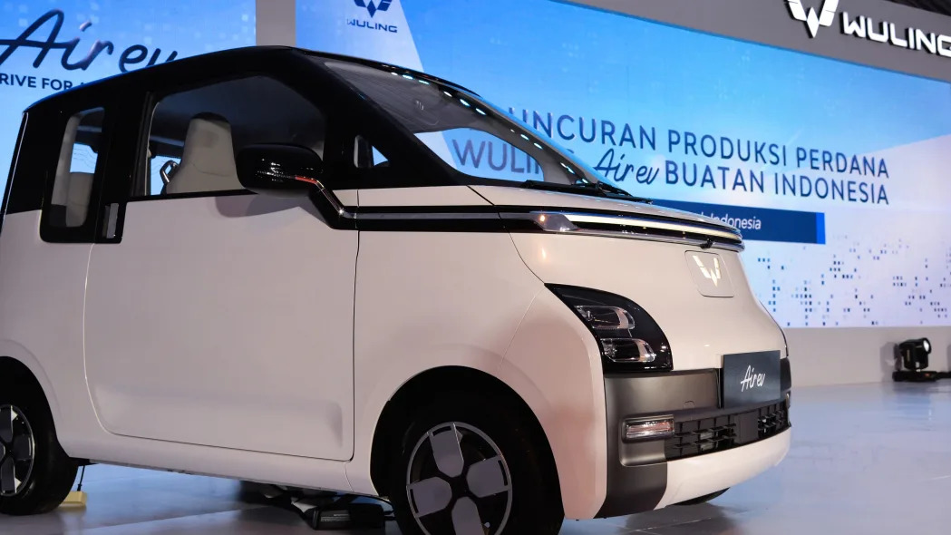 A Wuling Air EV car is pictured during the roll-out ceremony at Wuling's production factory in Bekasi, West Java province, Indonesia, Aug. 8, 2022. SAIC-GM-Wuling SGMW, a major Chinese automobile manufacturer, through its local unit SGMW Motor Indonesia Wuling, on Monday launched here its production of the electric vehicle in Indonesia, named Wuling Air EV.
