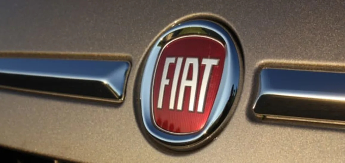 2013 Fiat 500e badge
