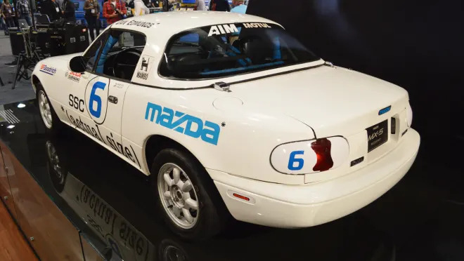9 Things You Need to Know About the 2016 Mazda MX-5 Miata Cup