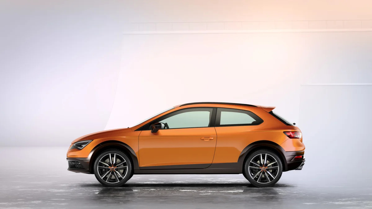 orange seat leon cross sport concept profile