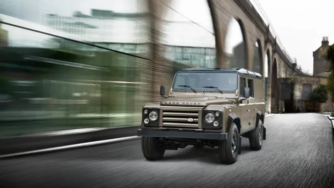 2020 Land Rover Defender Is Back, and It's Coming to America