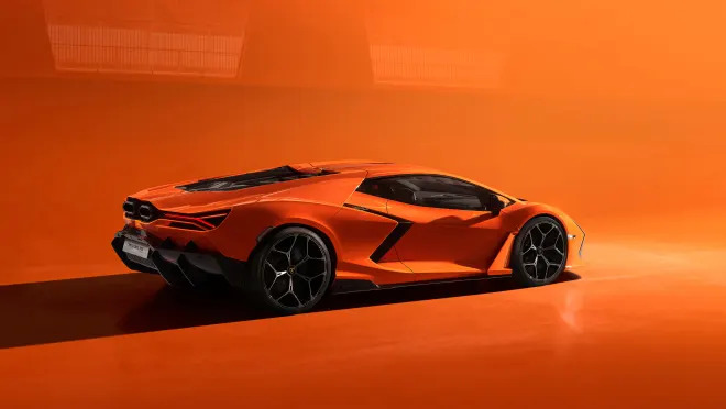 World's First Hybrid Lamborghini Start Up