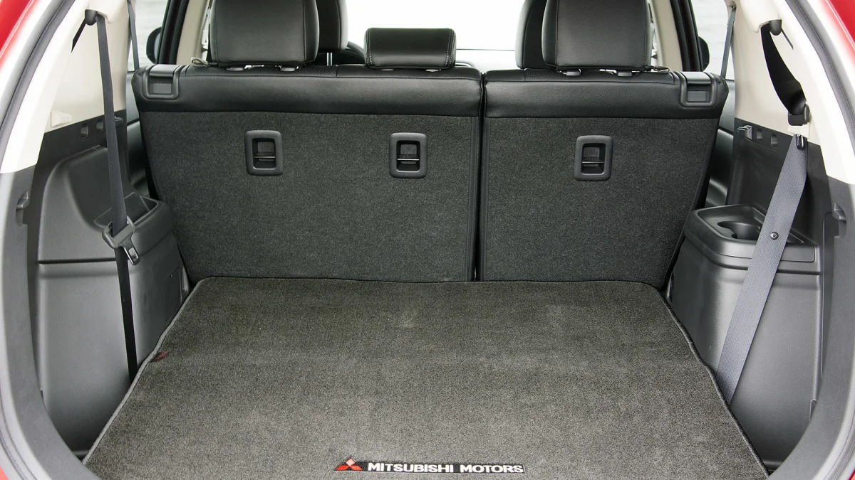 2016 Mitsubishi Outlander rear cargo area