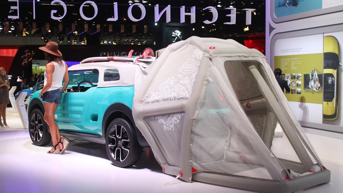 The Citroen Cactus M Concept at the 2015 Frankfurt Motor Show, rear view with extended tent.