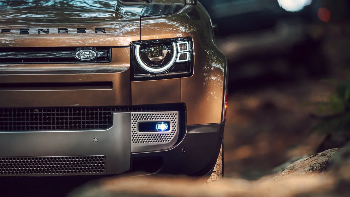 2020 Land Rover Defender front detail