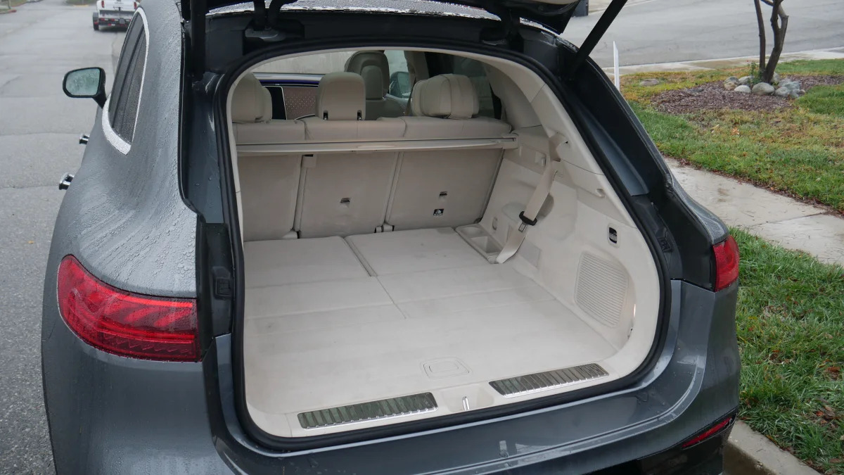 2023 Mercedes-Benz EQS SUV cargo behind row 2 with cargo cover