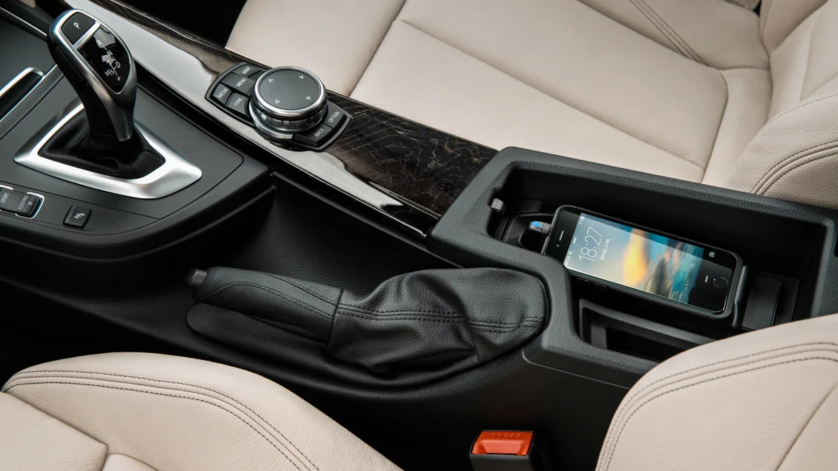 2017 BMW 3 Series Gran Turismo Luxury console