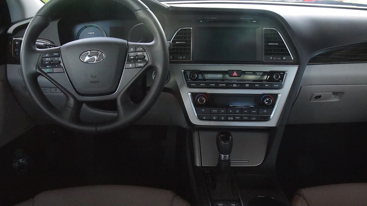 2016 Hyundai Sonata Hybrid interior