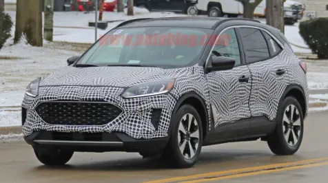 <h6><u>2020 Ford Escape Hybrid spied with interior completely uncovered</u></h6>