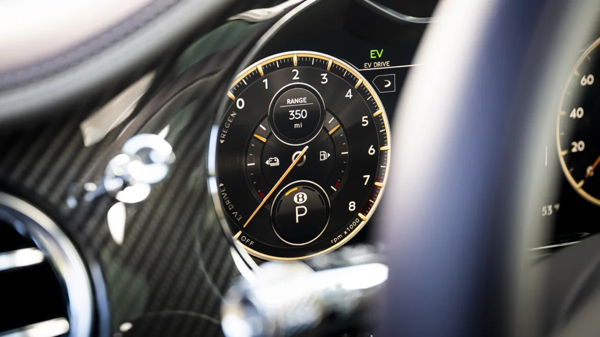 2022 Bentley Flying Spur Hybrid gauge detail