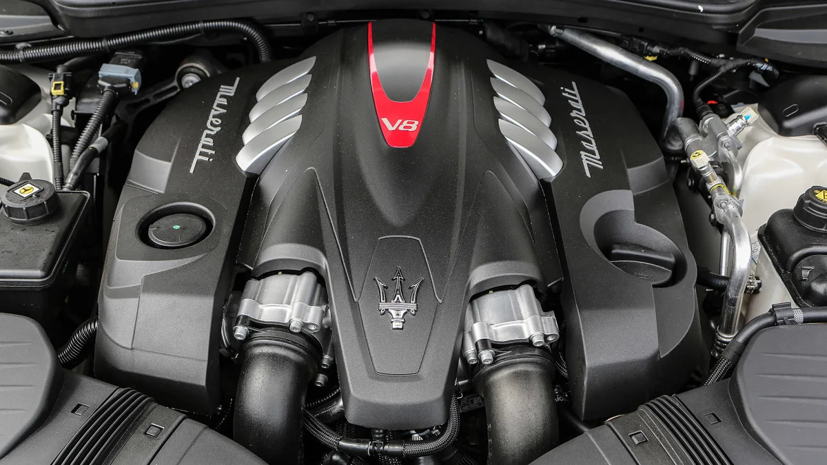 2017 Maserati Quattroporte engine