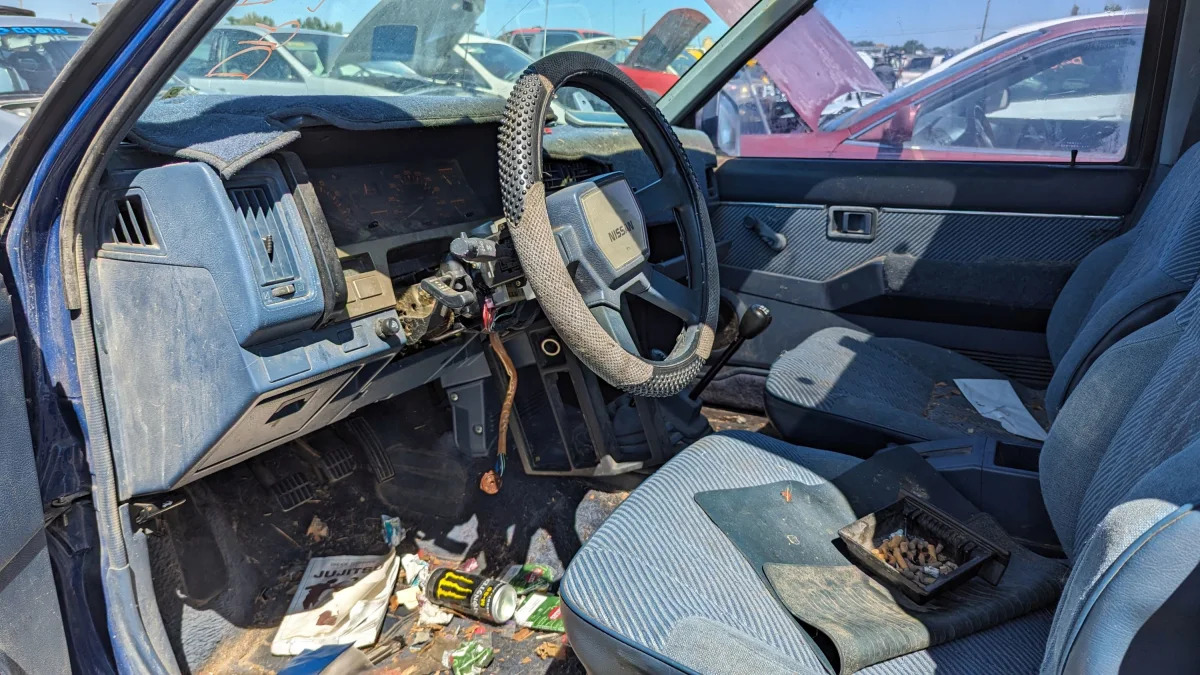 07 - 1986 Nissan Hardbody Pickup in Wyoming junkyard - photo by Murilee Martin