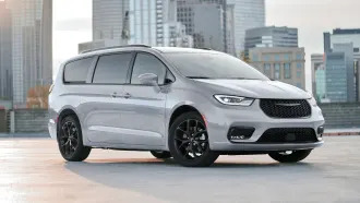2021 Chrysler Pacifica AWD Review - Minivan, Max Versatility