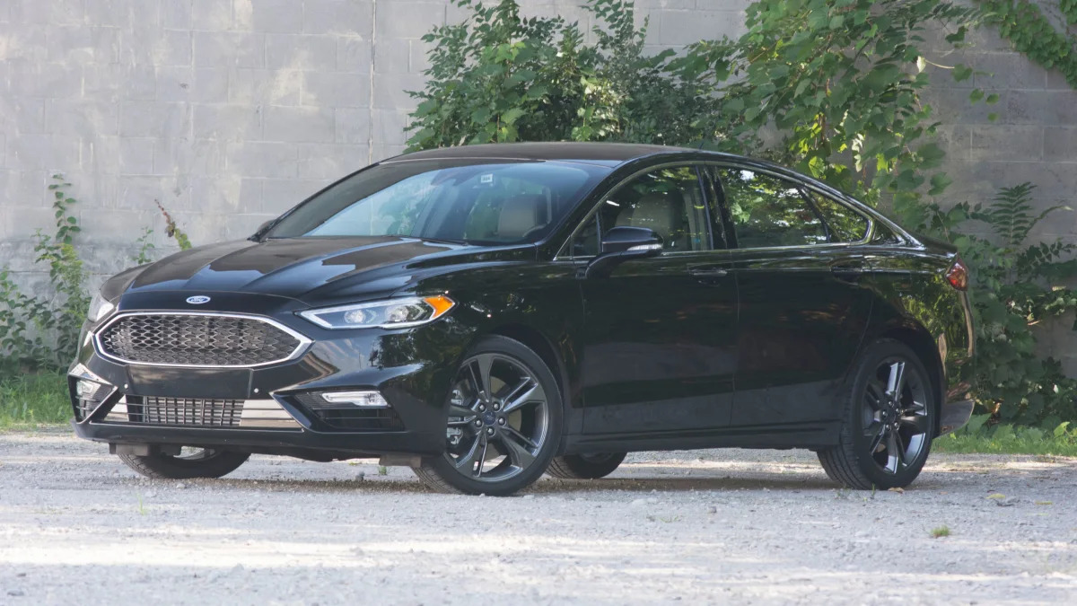 2017 ford fusion sport side