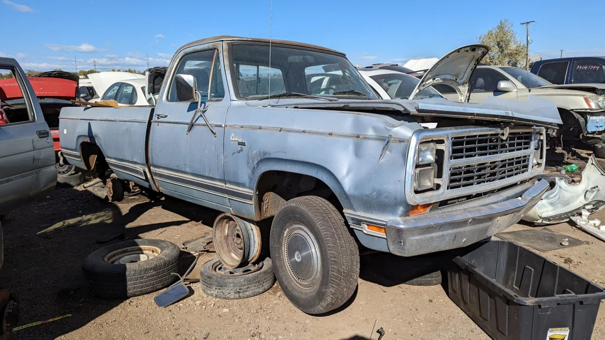 99 - 1980 Dodge D-150 pickup in Colorado junkyard - photo by Murilee Martin