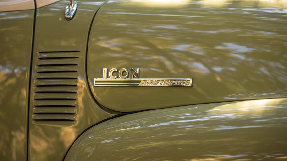 ICON-Thriftmaster-Old-School-Nature-Detail-Hood-Side-Badge