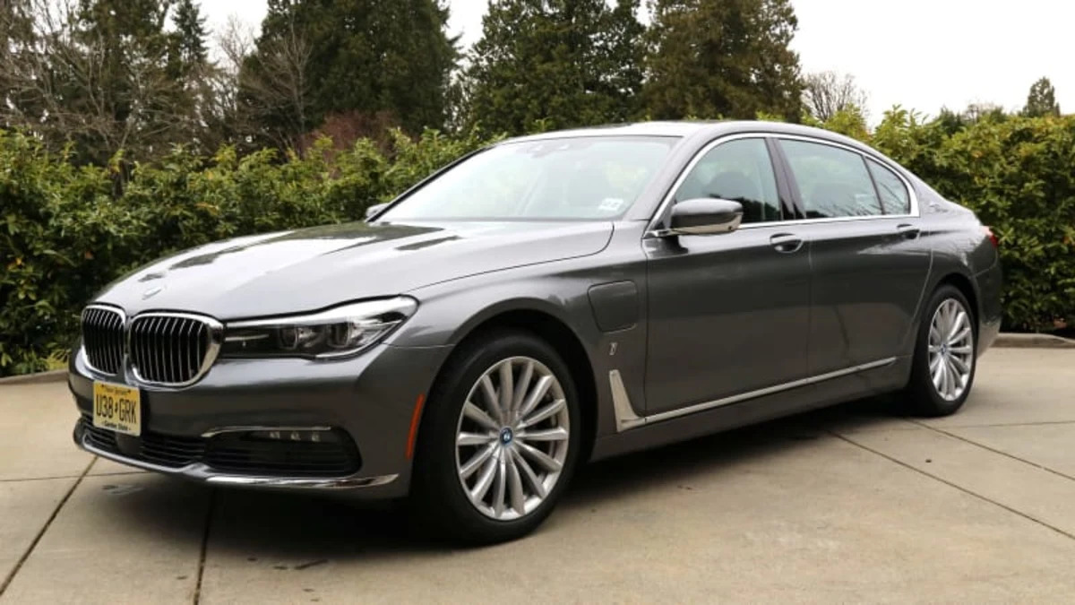 2018 BMW 740e xDrive iPerformance Drivers' Notes Review | Silent running