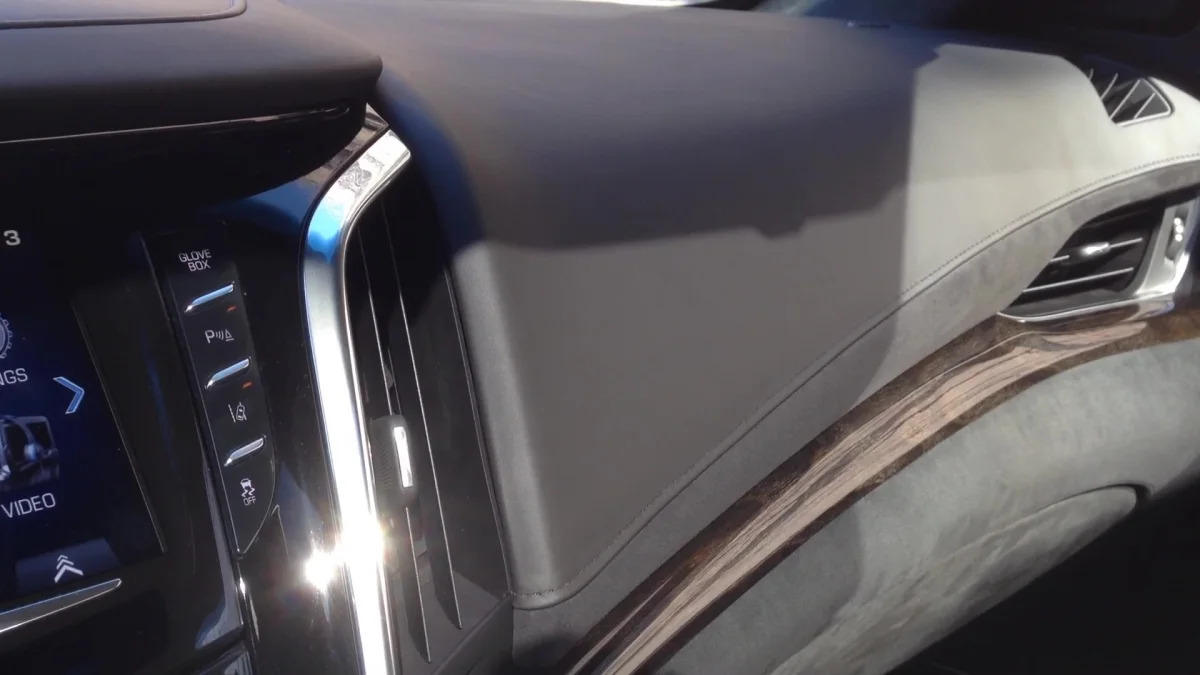 2015 Cadillac Escalade Push-Button Glove Box | Autoblog Short Cuts