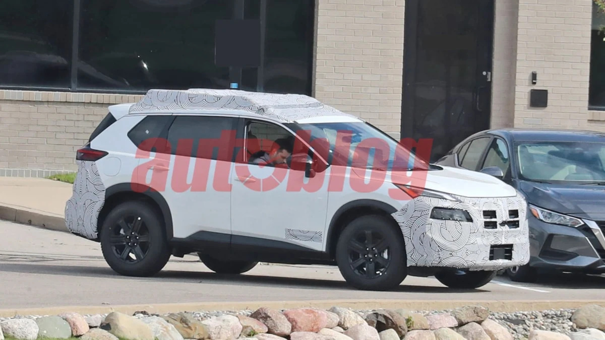 Nissan Rogue Rock Creek variant with chunky tires, roof rack caught in spy photos