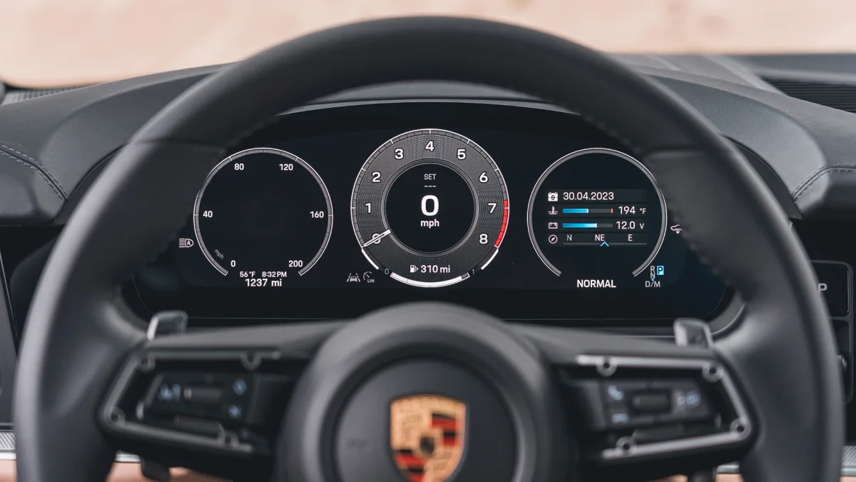 2024 Porsche Cayenne S Coupe IP three gauge layout