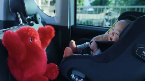 <h6><u>Nissan's interactive puppet entertains fussy babies so parents can drive</u></h6>