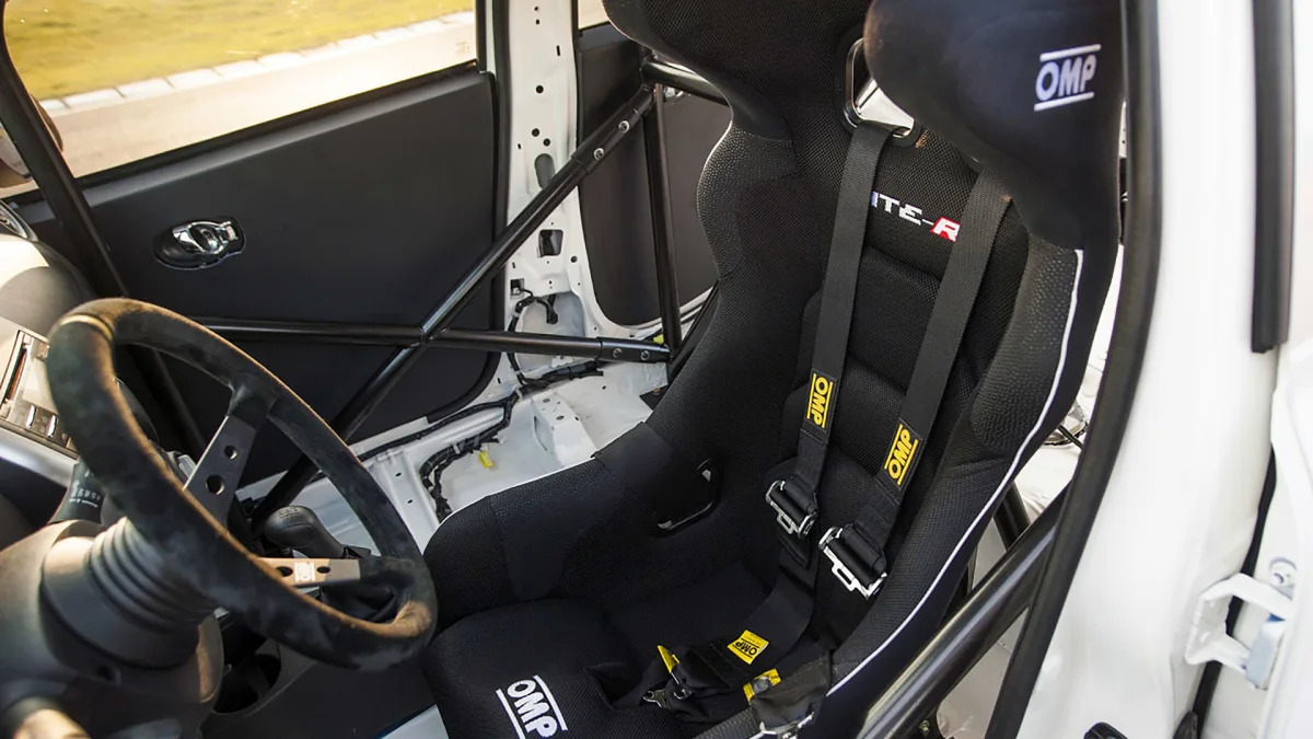 2015 Nissan Micra Cup driver's seat