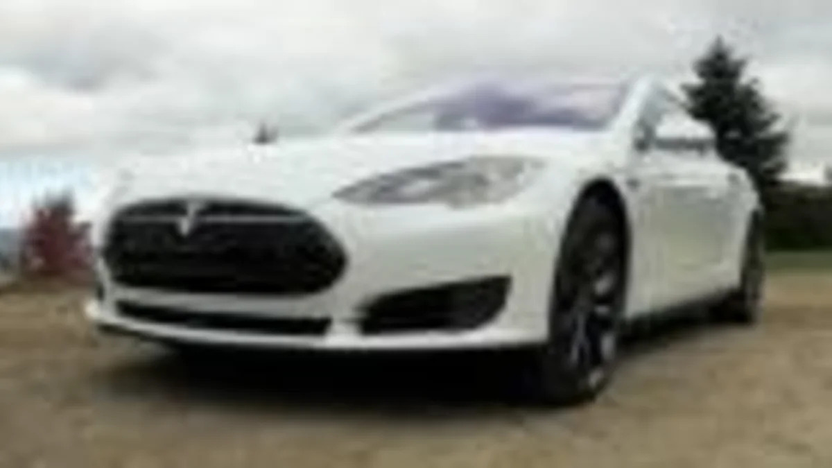 2016 Tesla Model S P90D | Autoblog Tech
