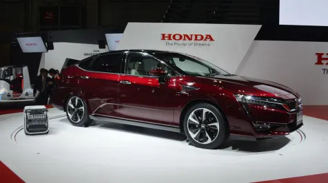<h6><u>Honda Clarity Fuel Cell: Tokyo 2015</u></h6>