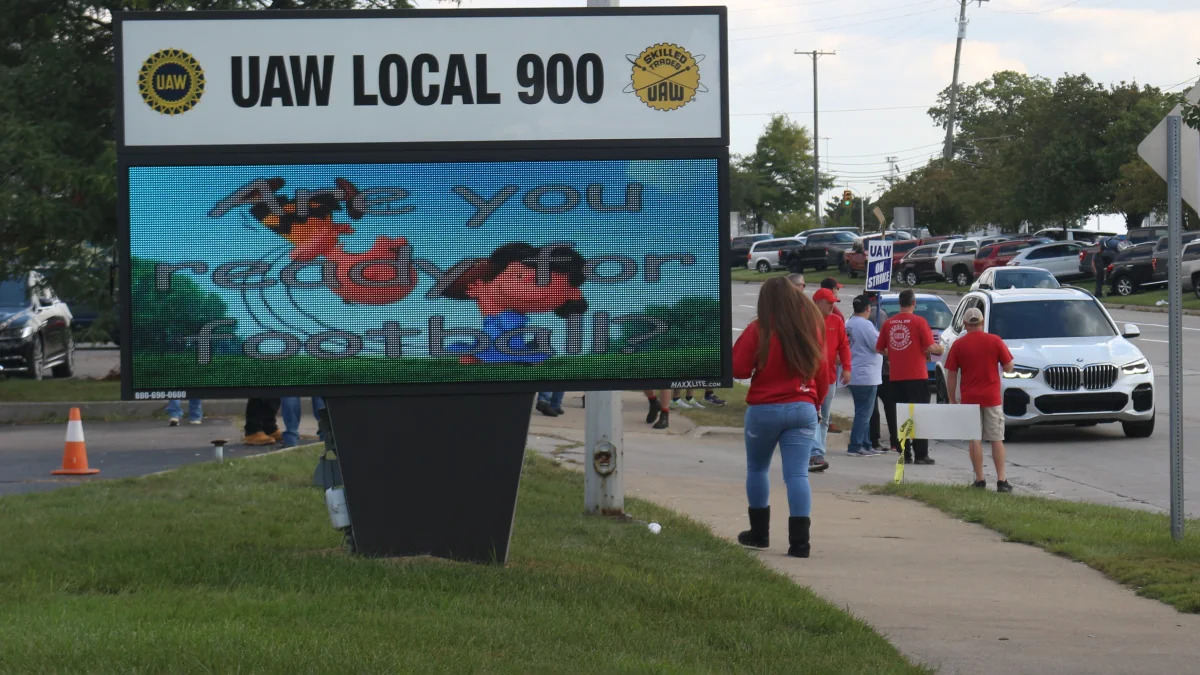 UAW Michigan Assembly Picket Line