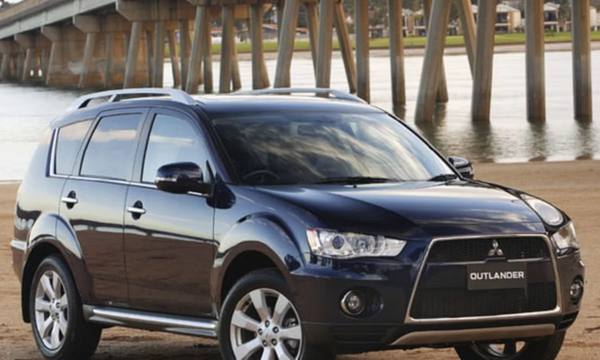 2023 Mitsubishi Outlander Review: A Flexible but Focused SUV With  Outstanding AWD