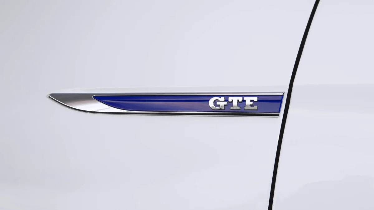 Volkswagen Passat GTE side badge