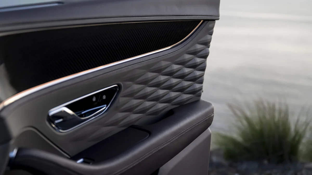 2022 Bentley Flying Spur Hybrid door trim