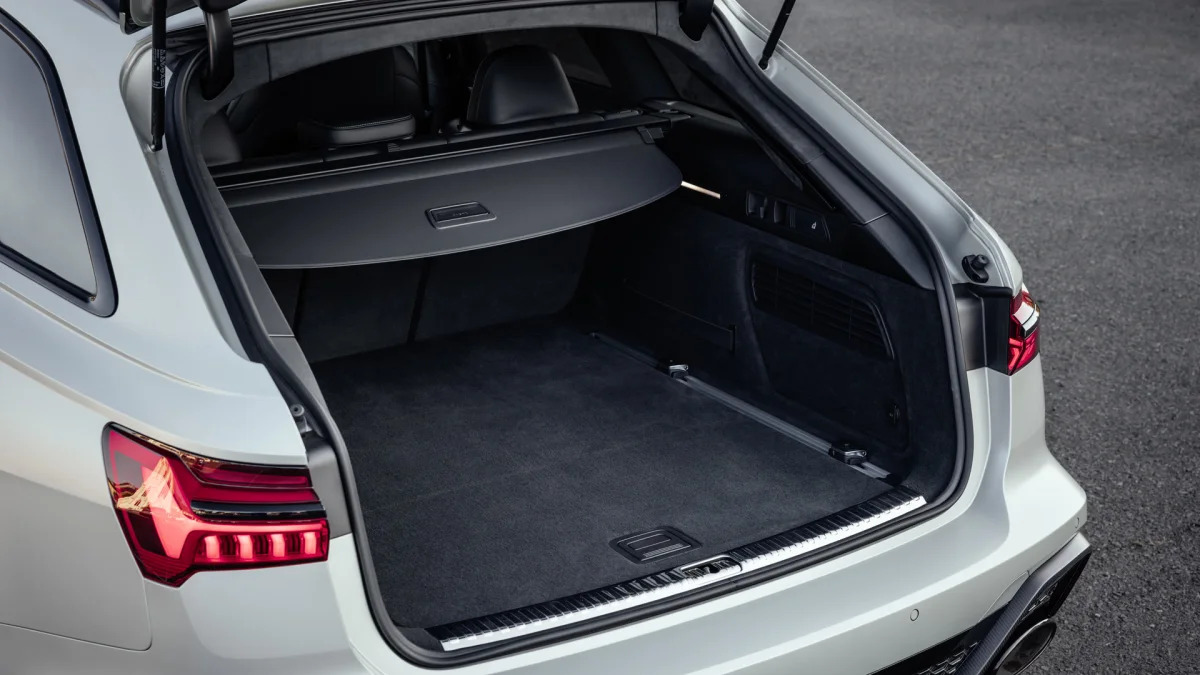 2024 Audi RS 6 Avant in Dew Silver cargo