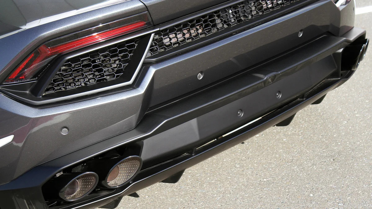2016 Lamborghini Huracan LP 580-2 rear diffuser