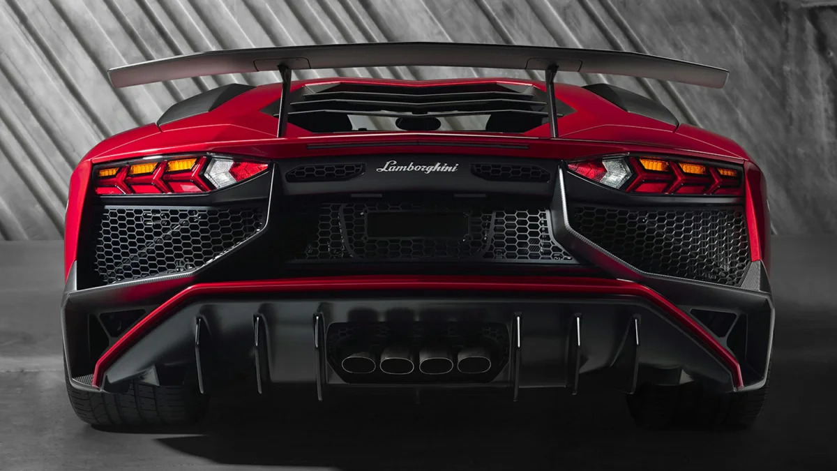 2016 Lamborghini Aventador 
