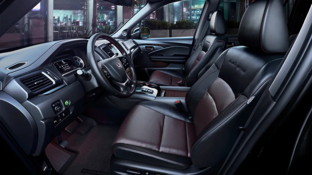 2021 Honda Pilot Black Edition interior
