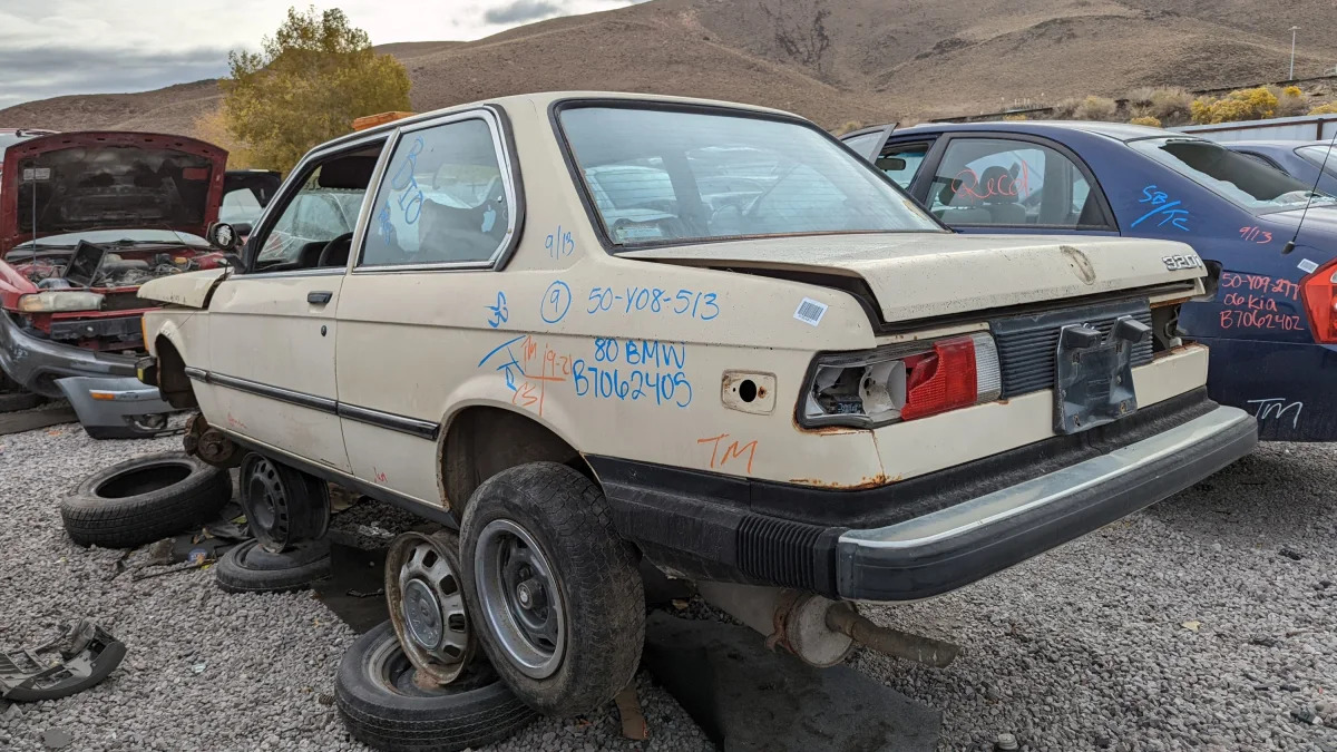 35 - 1980 BMW 320i in Nevada junkyard - photo by Murilee Martin
