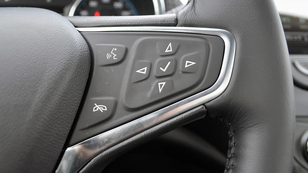 2016 Chevrolet Malibu steering wheel controls