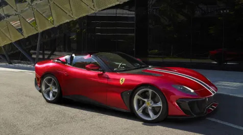 <h6><u>Ferrari SP51 is a V12 roadster with gorgeous paint based on the 812 GTS Spider</u></h6>