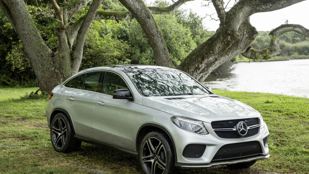 mercedes gle-class coupe in jurassic world