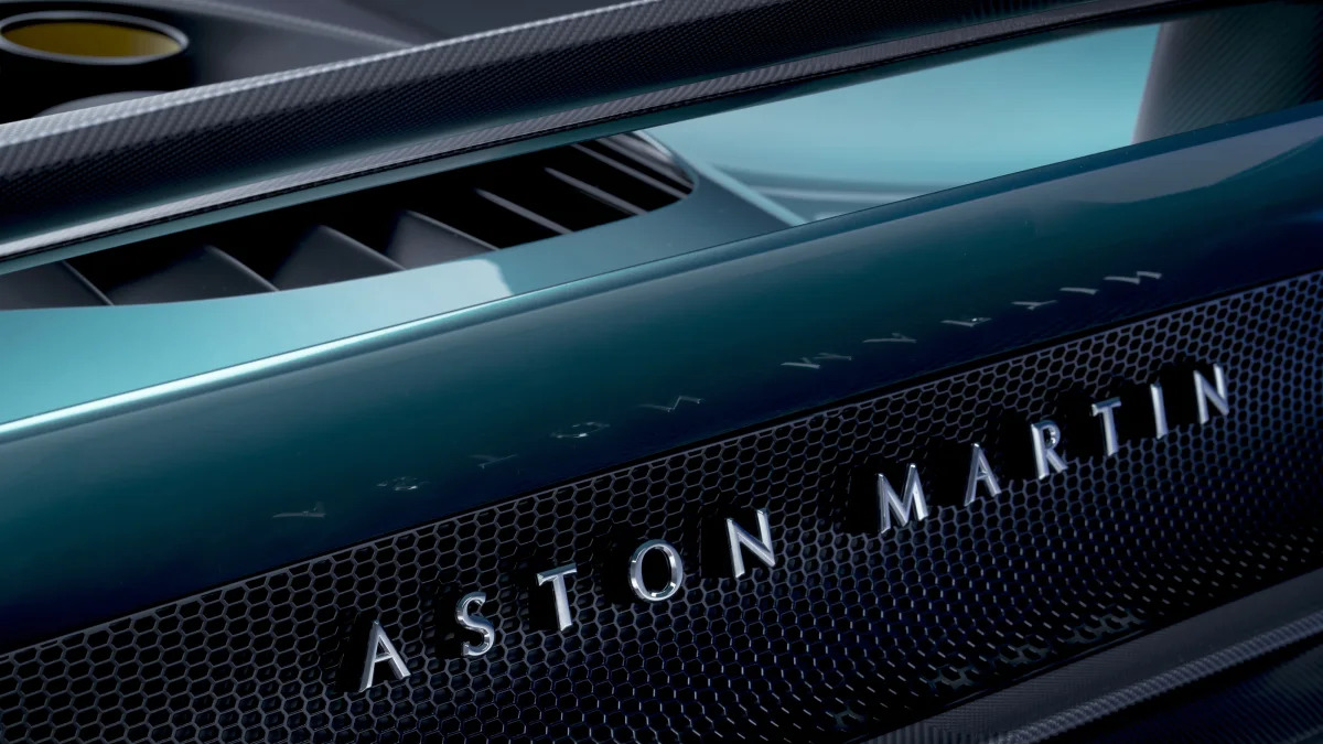 Aston Martin Valhalla_12