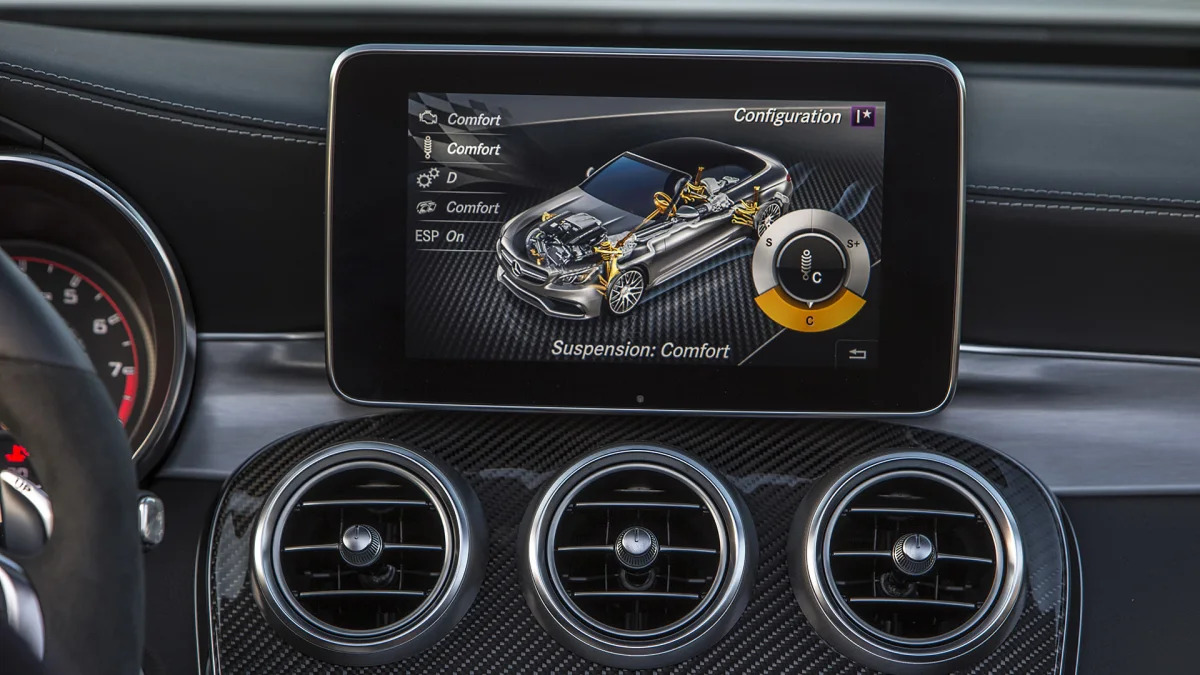2017 Mercedes-AMG C63 S Cabriolet infotainment system