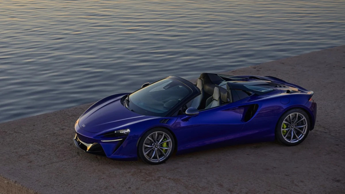 2025 McLaren Artura Spider loses roof, gains power and performance
